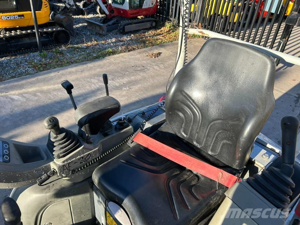 Takeuchi TB 216 Mini bagri <7t