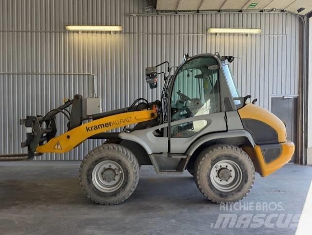 Kramer-allrad 680 Kolesni nakladalci