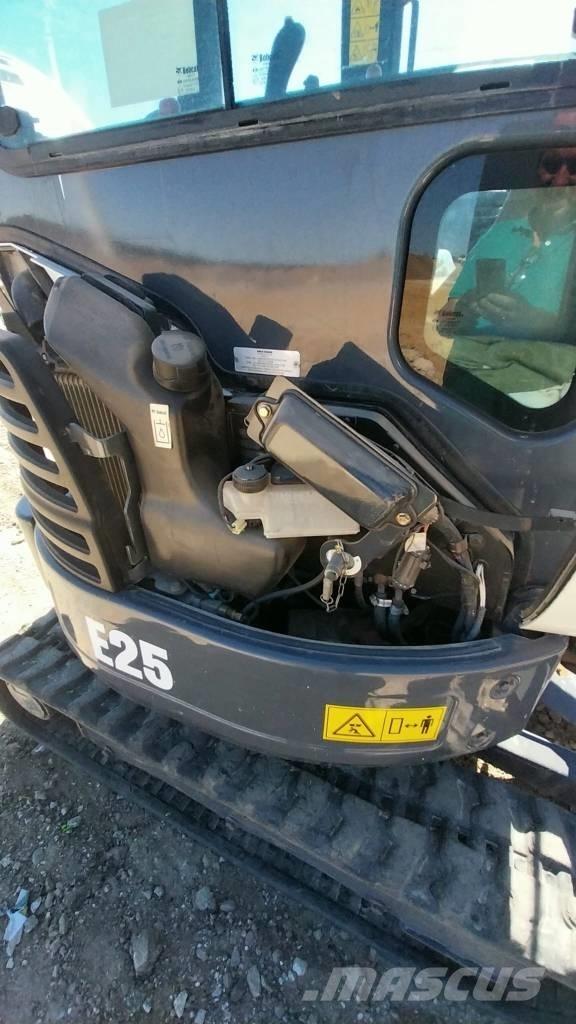 Bobcat E 25 Mini bagri <7t
