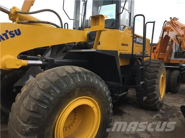 Komatsu WA 380 Kolesni nakladalci