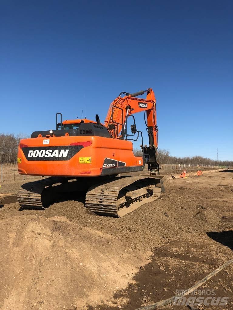 Develon DX225LC-5 Bagri goseničarji