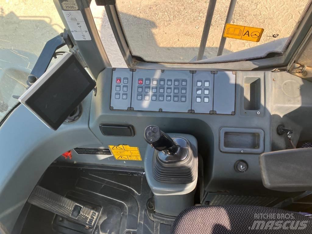 Liebherr L 566 Kolesni nakladalci