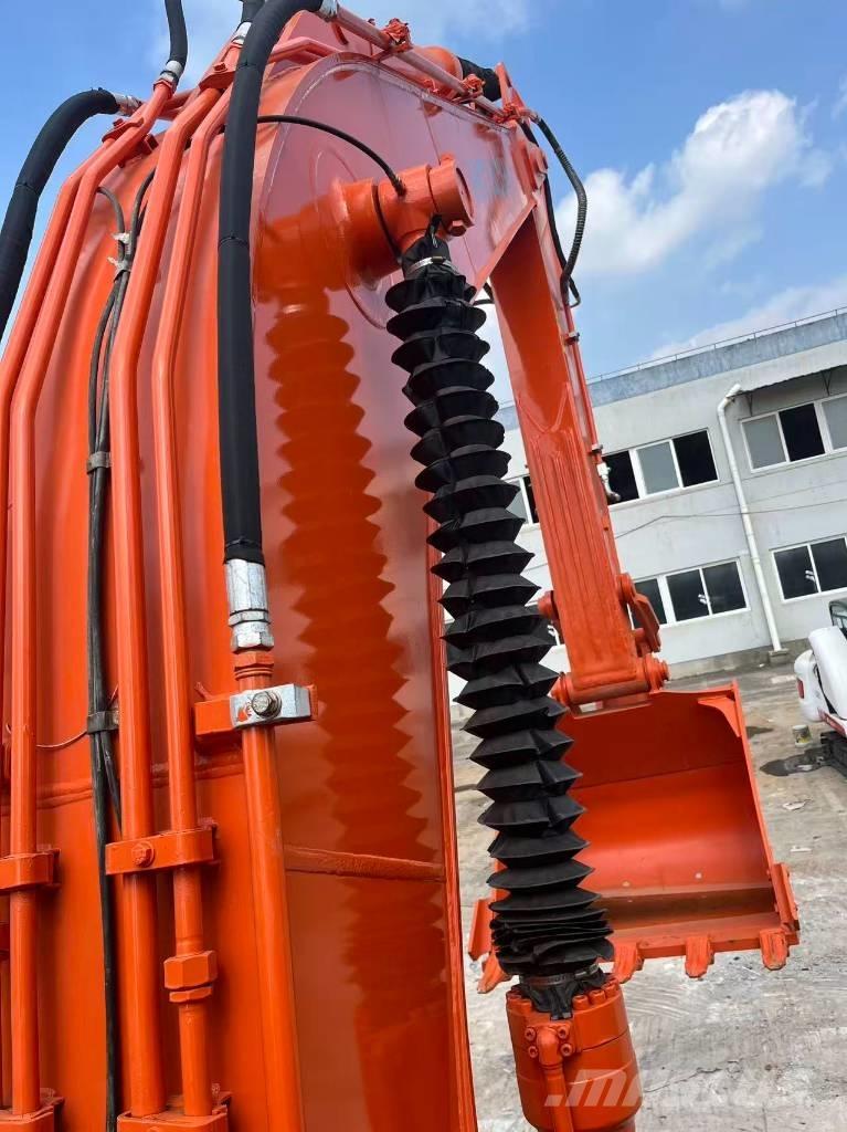 Hitachi ZX 250 Bagri goseničarji