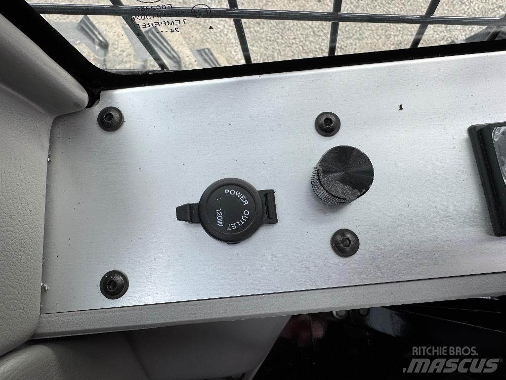  HPS SK1100 Skid steer mini nakladalci