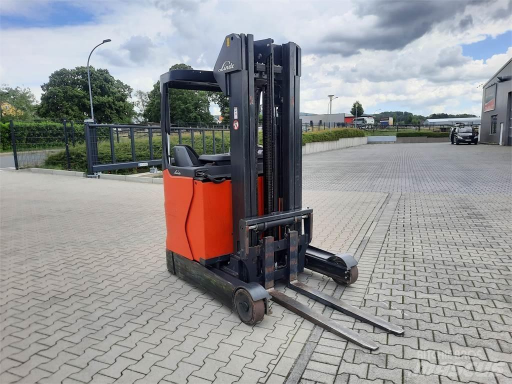 Linde R14 Viličarji s pomičnim teleskopom