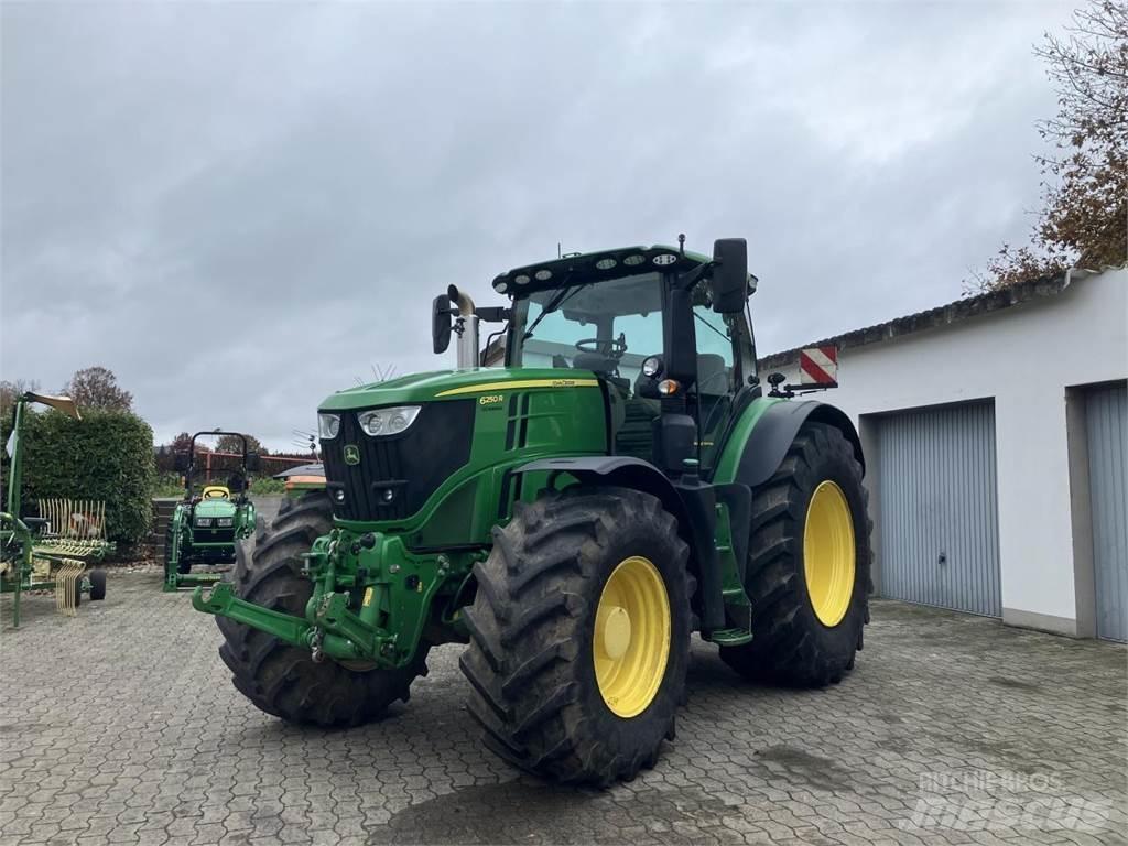John Deere 6250R Traktorji
