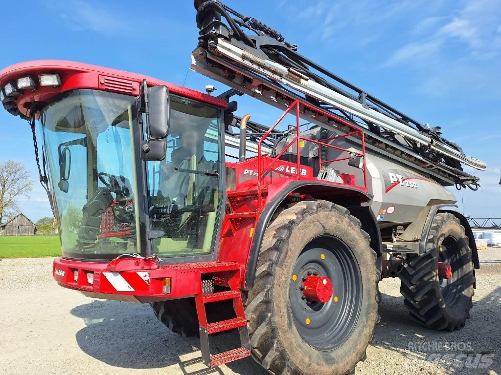 Horsch Leeb PT 230 Samohodne škropilnice