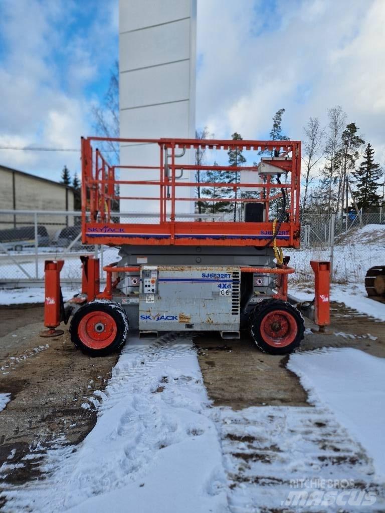 SkyJack SJ 6832 RT Škarjaste dvižne ploščadi