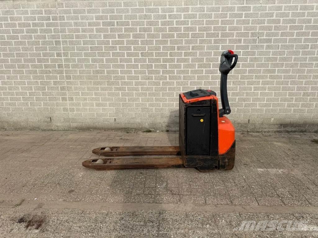 BT SWE200D Ročni električni viličar