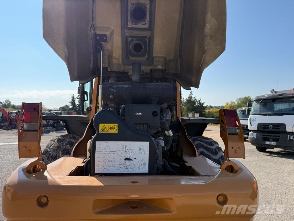 CASE 721 E Kolesni nakladalci