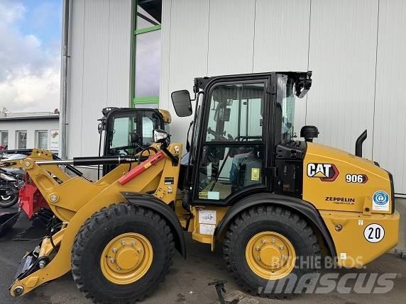 CAT 906 Kolesni nakladalci