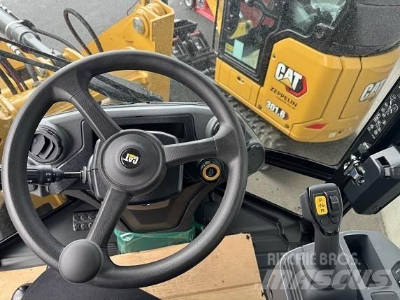 CAT 906 Kolesni nakladalci
