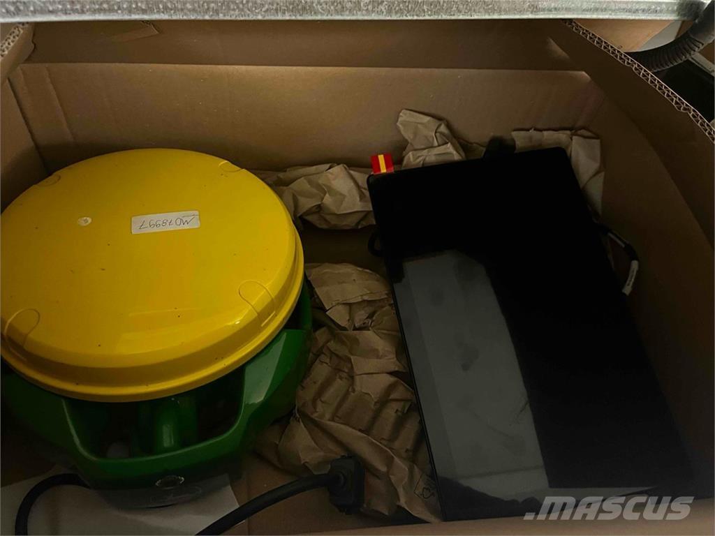 John Deere 6R 250 Traktorji