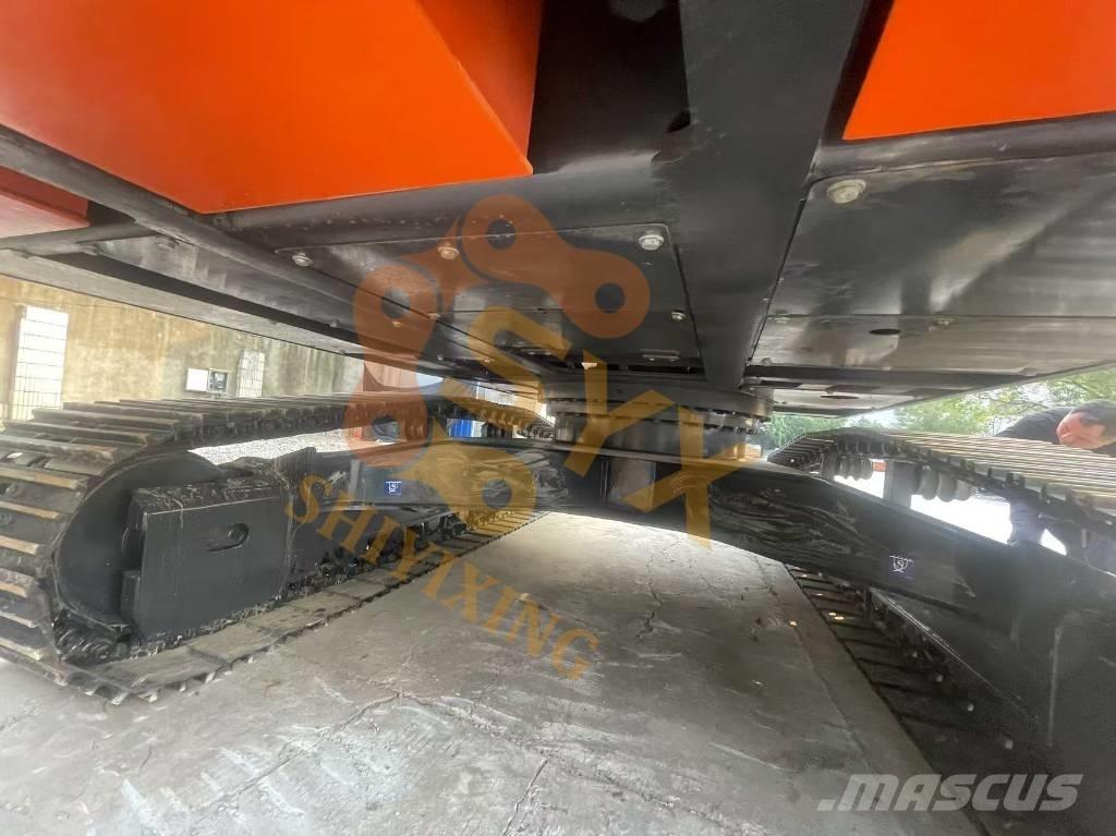 Doosan DX 300 Bagri goseničarji