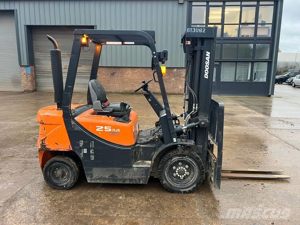 Doosan D 25 GP Dizelski viličarji