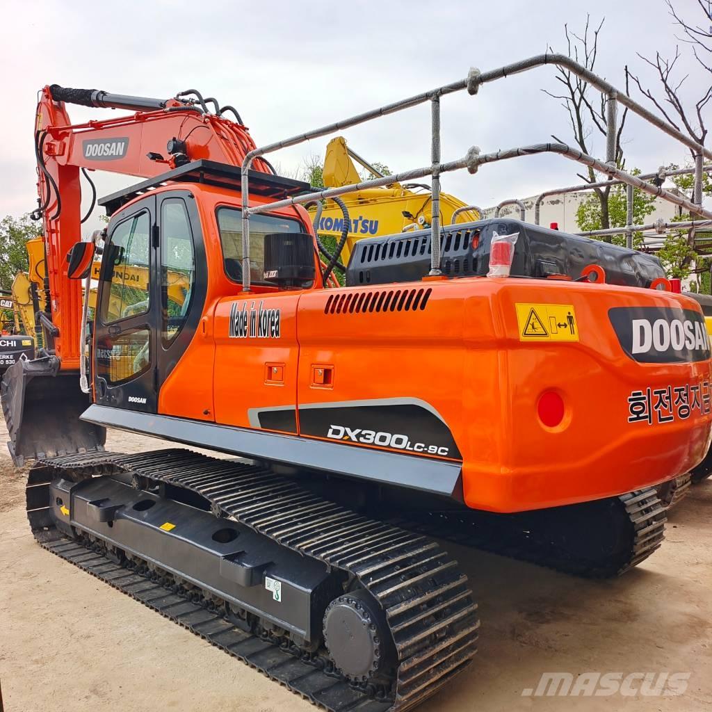 Doosan DX 300 LC-9C Bagri goseničarji