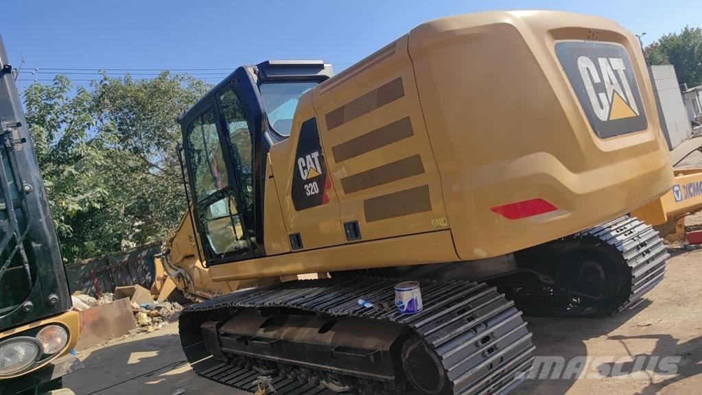 CAT 2018 CAT 320 Bagri na kolesih