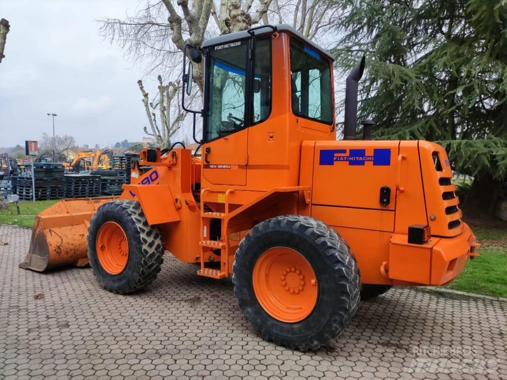 Fiat-Hitachi W90 Kolesni nakladalci