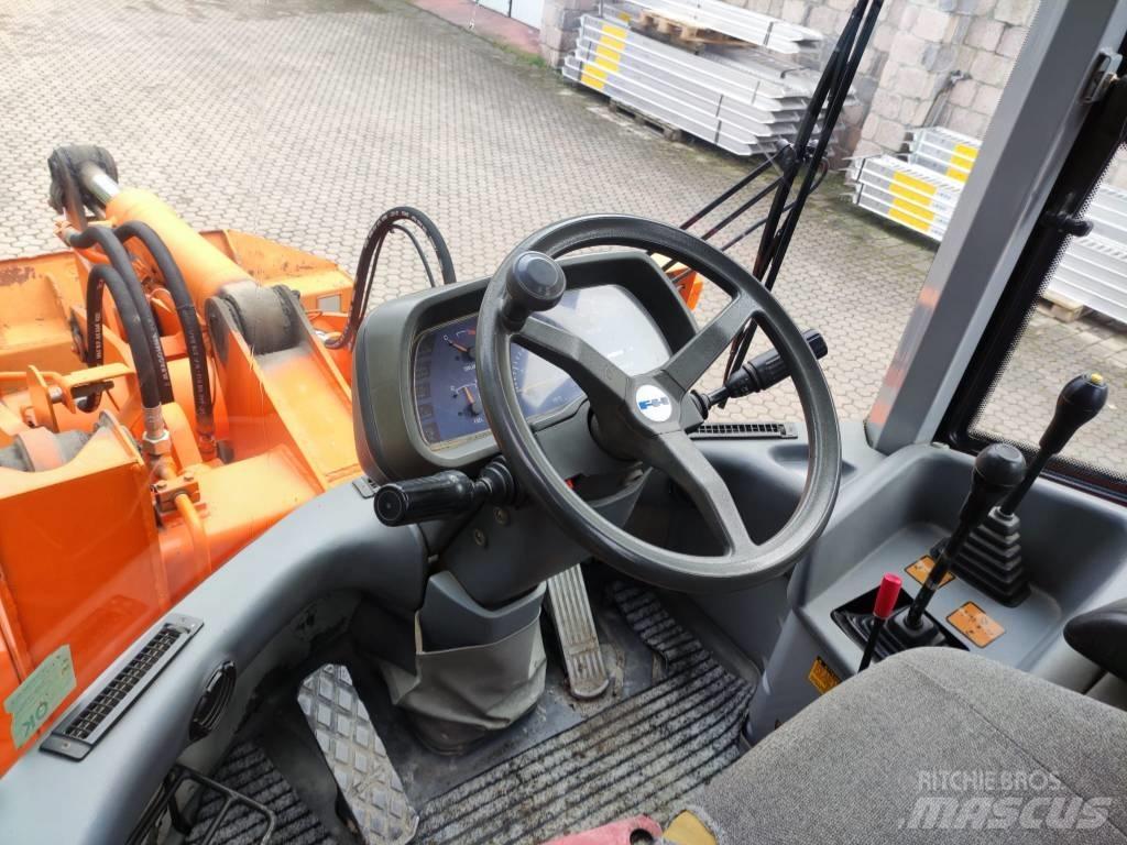 Fiat-Hitachi W90 Kolesni nakladalci