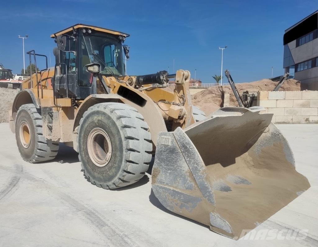 CAT 966 M Kolesni nakladalci