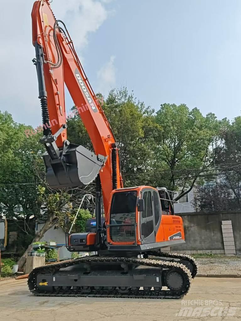 Doosan DX 300 Bagri goseničarji