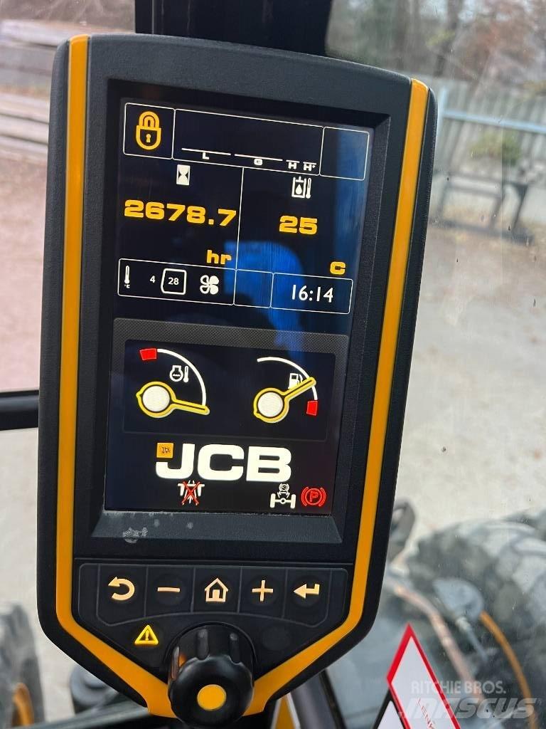 JCB JS 145 W+ TT4i Bagri na kolesih