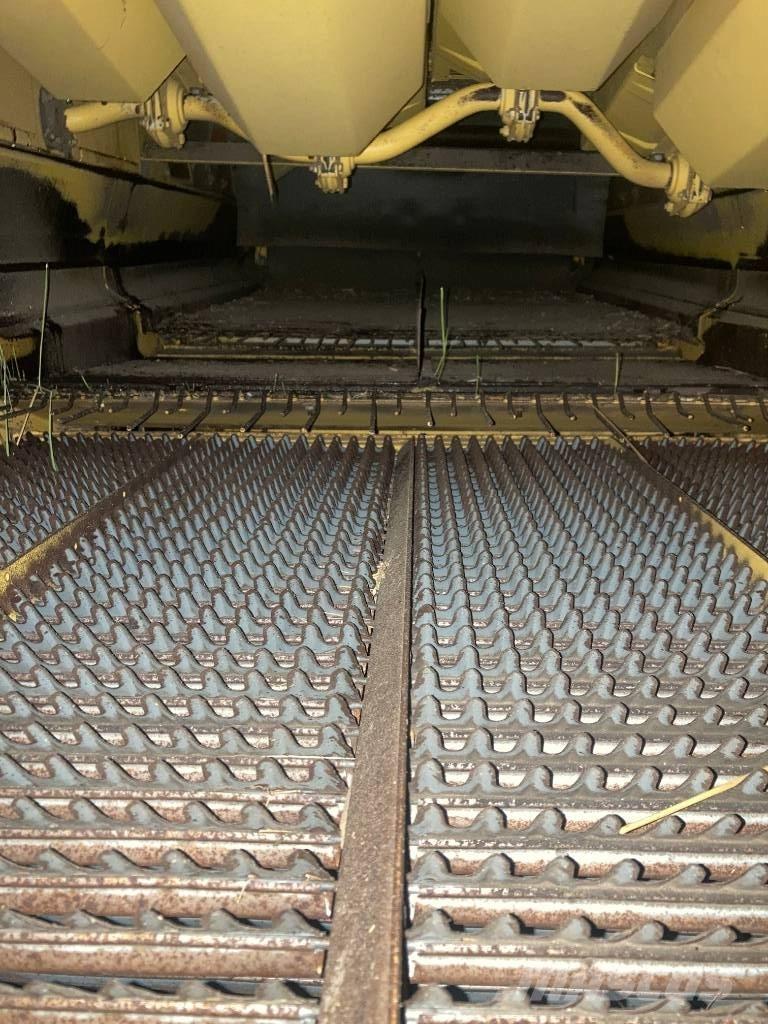 New Holland TX 30 Kombajni