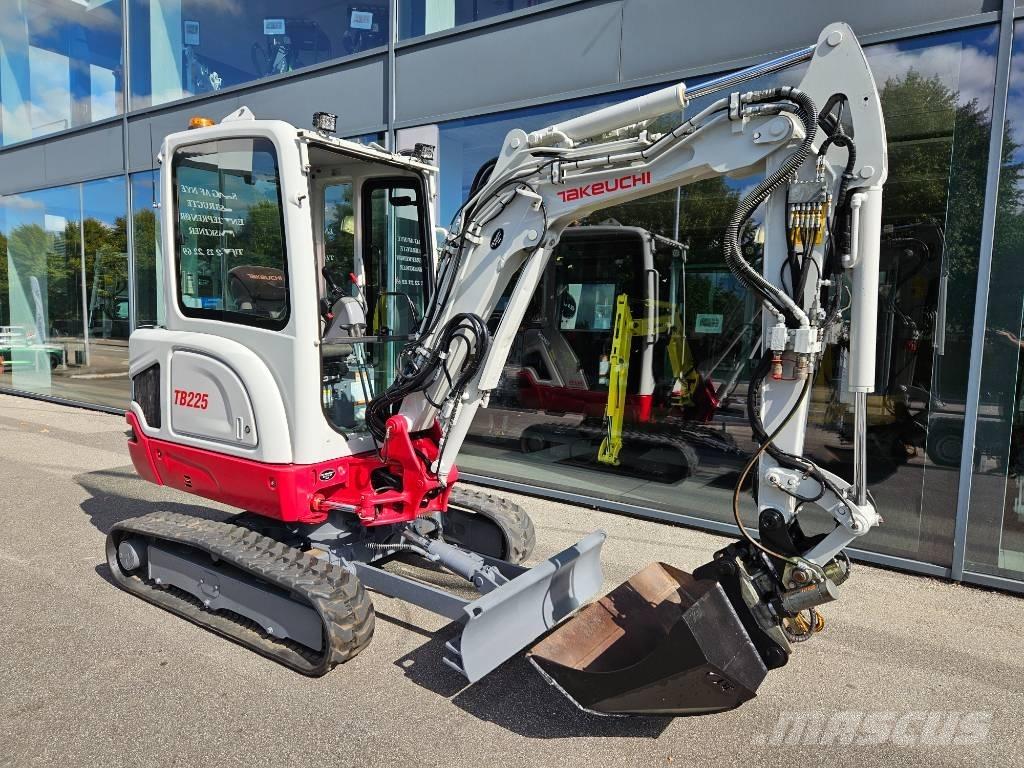 Takeuchi TB 225 Mini bagri <7t