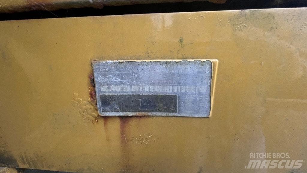 CAT 324 D L Bagri goseničarji
