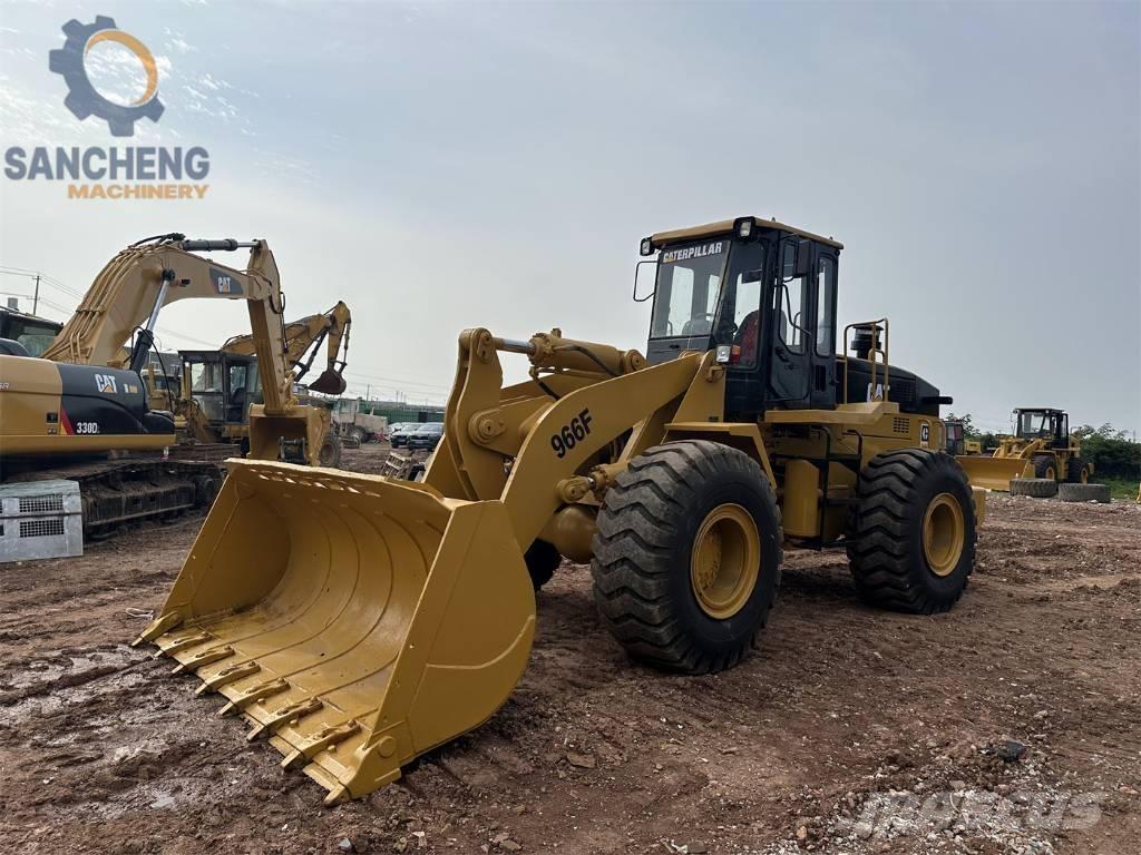 CAT 966F Kolesni nakladalci