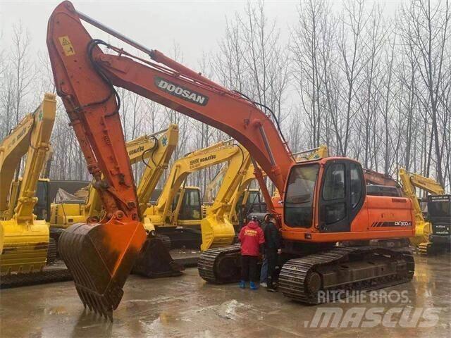 Doosan DX300LC Bagri goseničarji