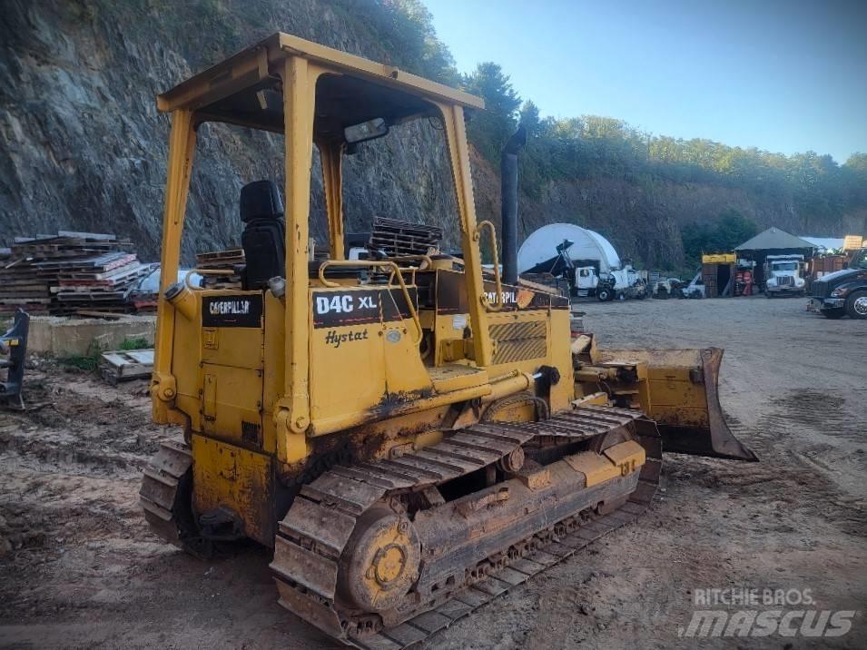 CAT D 4 C XL HST Buldožerji goseničarji