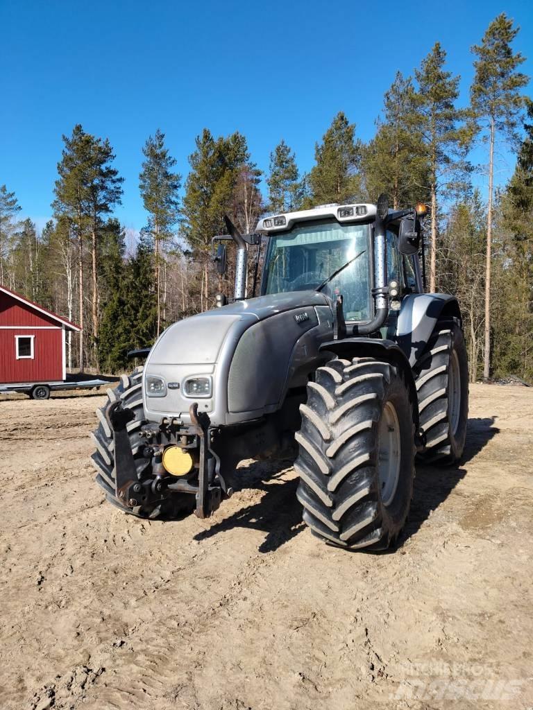 Valtra T130 Hi-Tek Traktorji