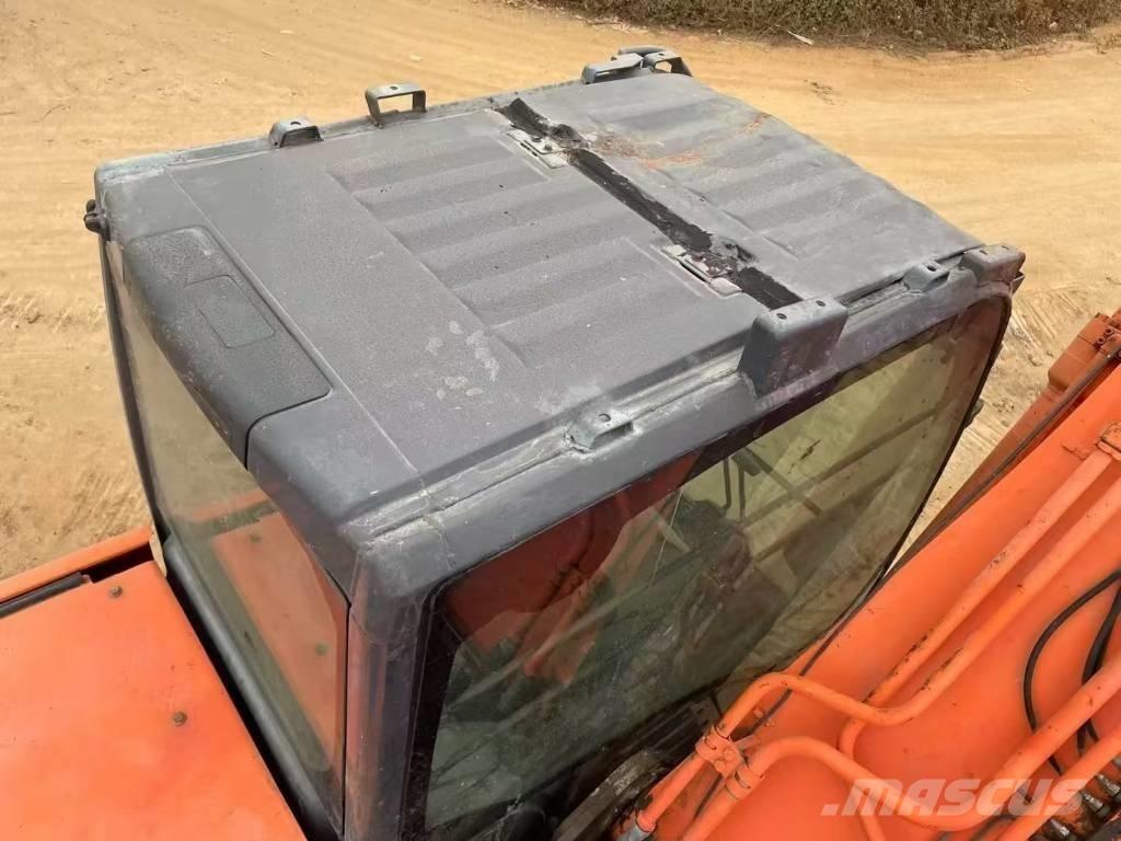 Hitachi ZX 200 Bagri goseničarji