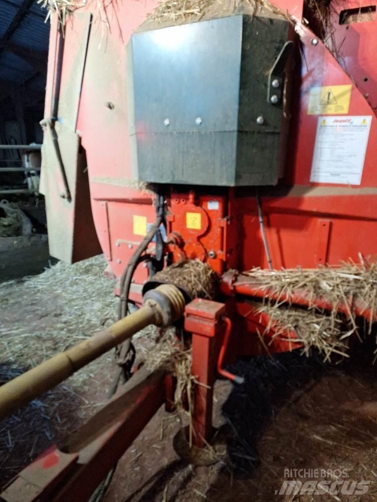 Jeantil Pr4000 Rezač za bale, oprema za rezanje in odvijanje bal