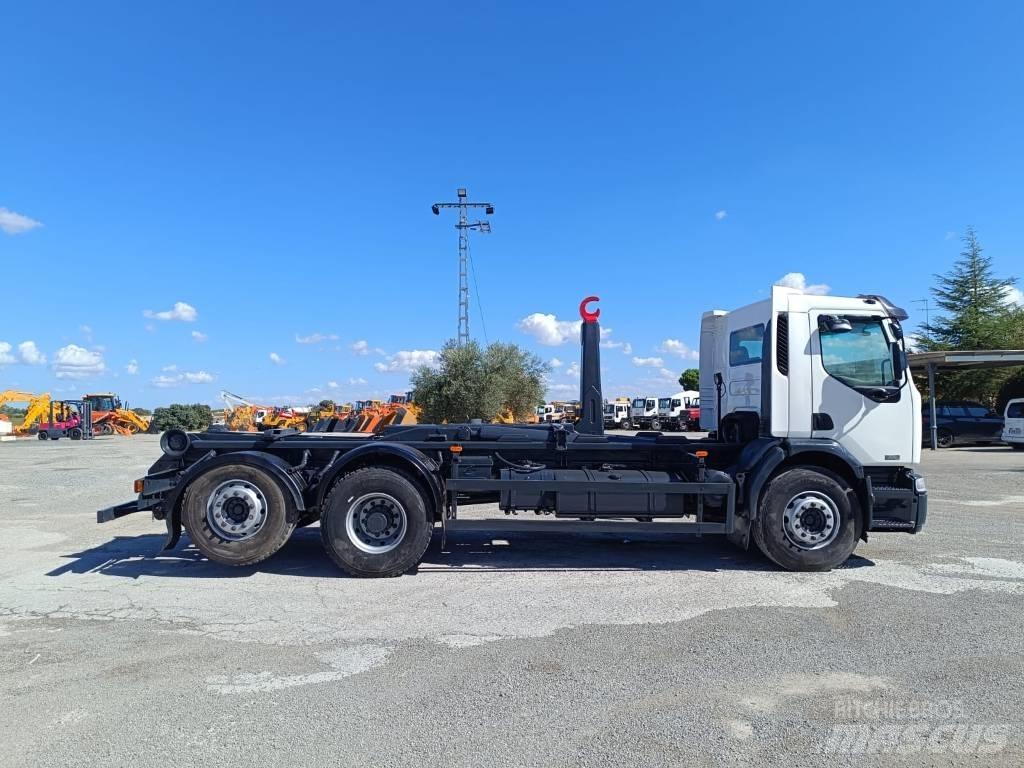 Renault 320 DCI Tovornjaki z žerjavom