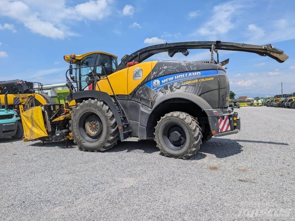 New Holland FR 650 Stroji za krmo na lastni pogon