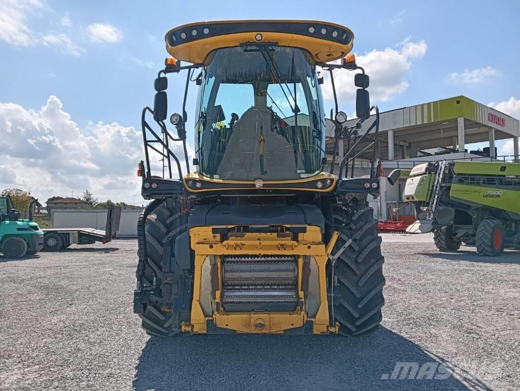 New Holland FR 650 Stroji za krmo na lastni pogon