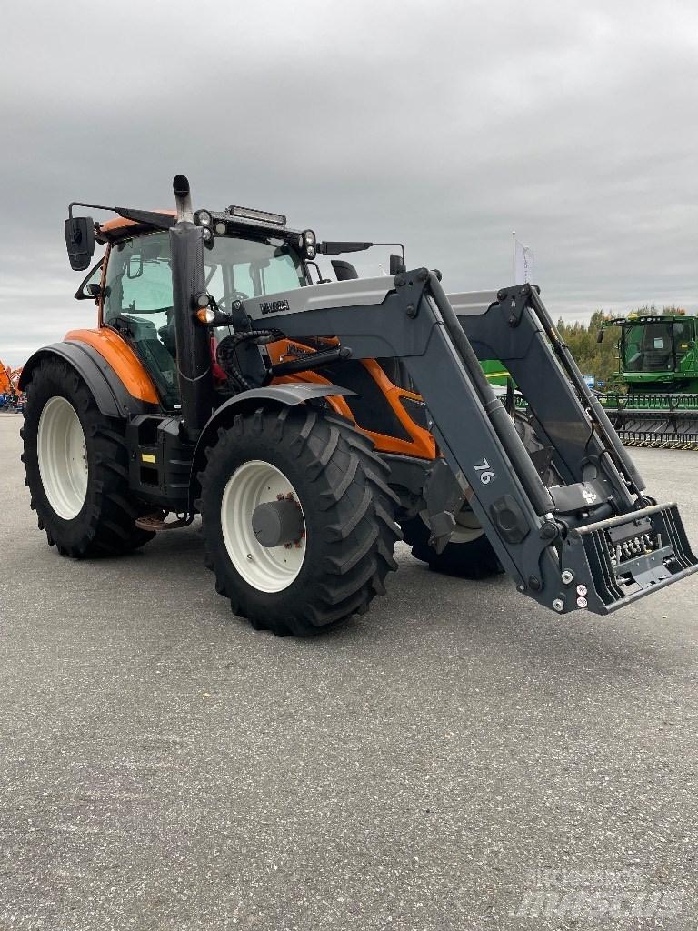 Valtra T 174 Traktorji
