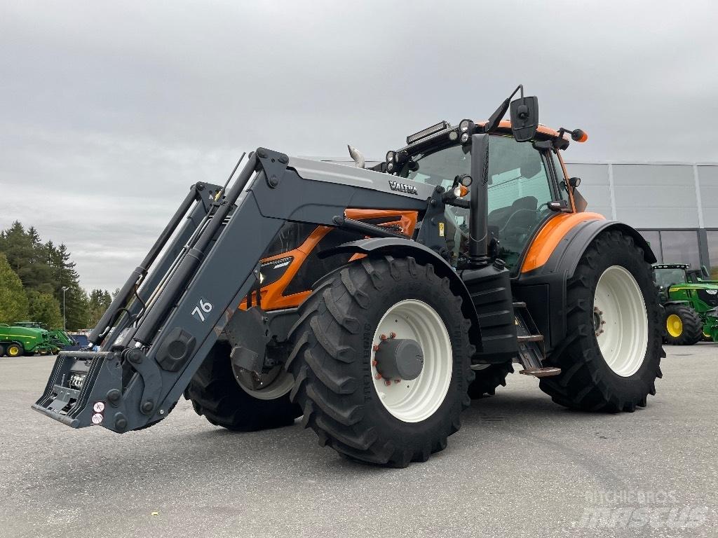 Valtra T 174 Traktorji