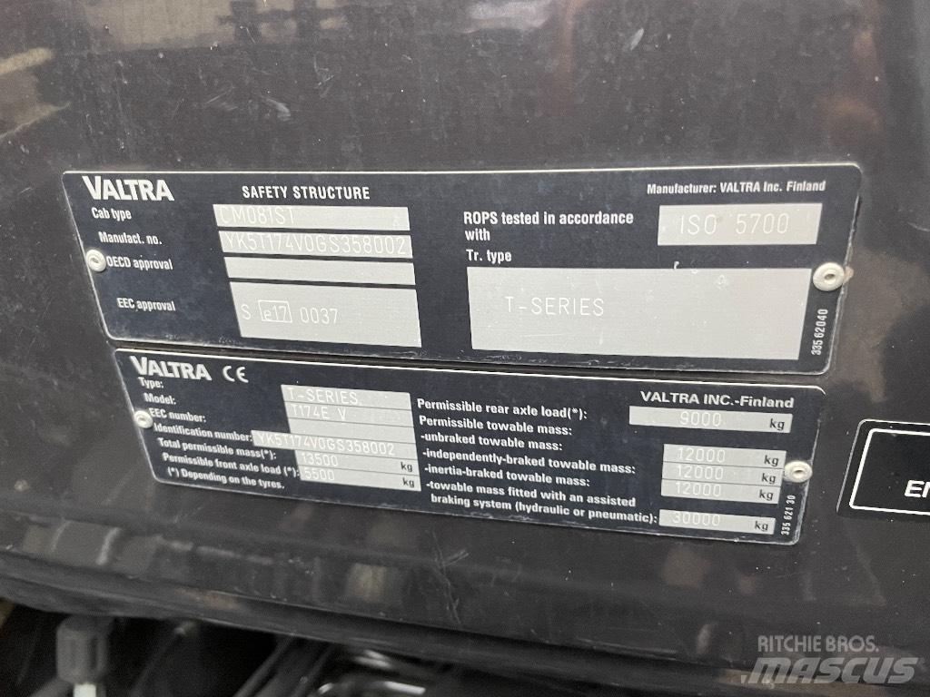 Valtra T 174 Traktorji