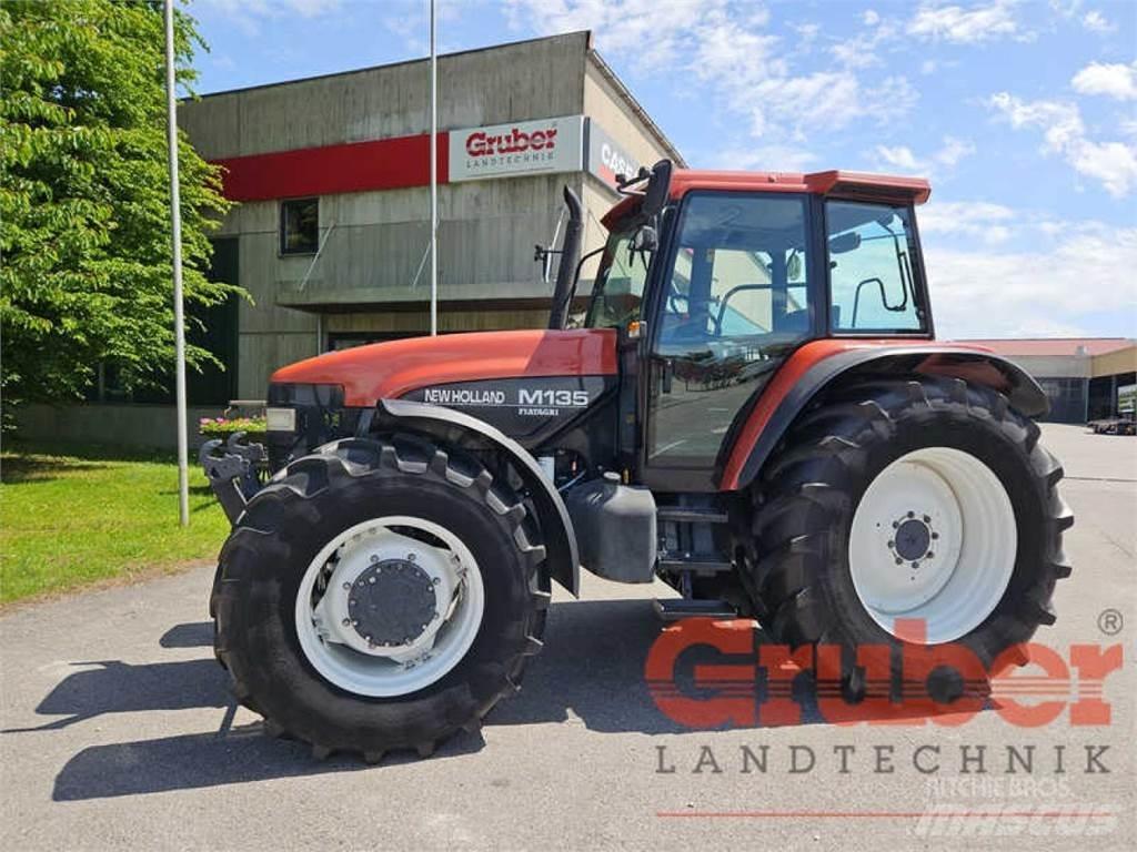 New Holland M 135 Traktorji