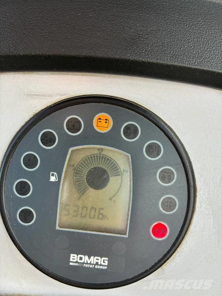 Bomag BW 216PDH4 Kompaktorji tal