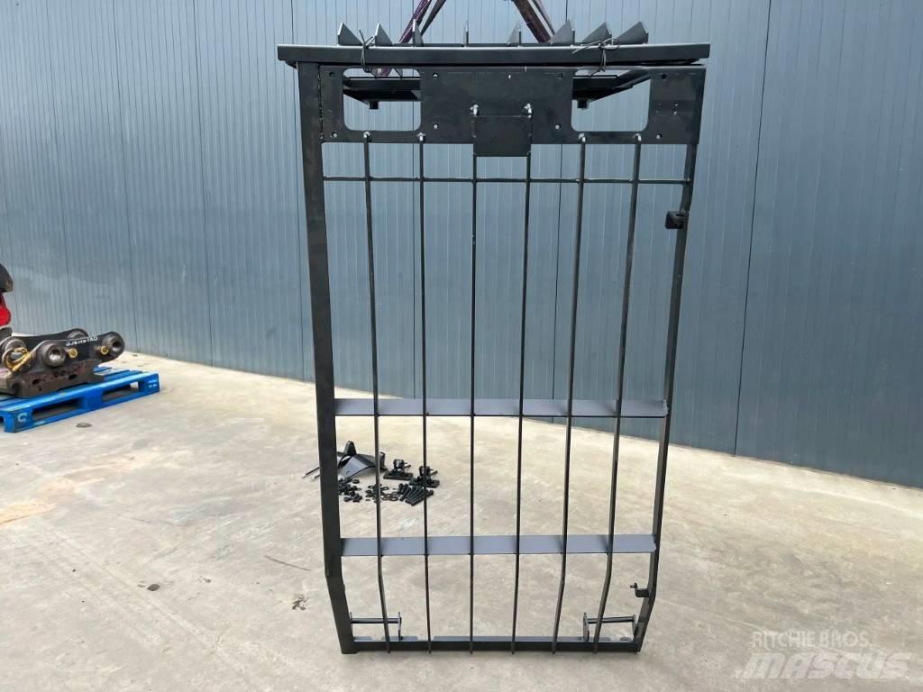 CAT 312D Guard Kabine in notranjost