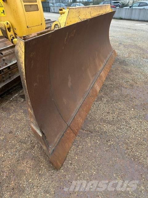 Komatsu D 61 PXI-23 Buldožerji goseničarji