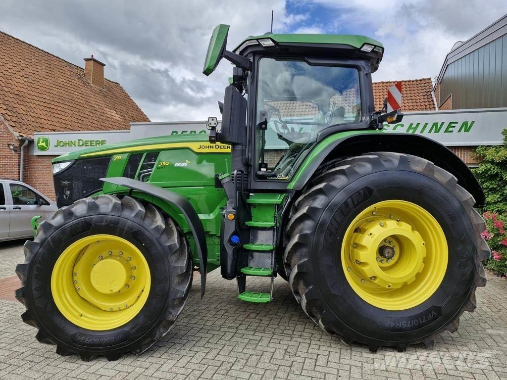 John Deere 7R330 Traktorji