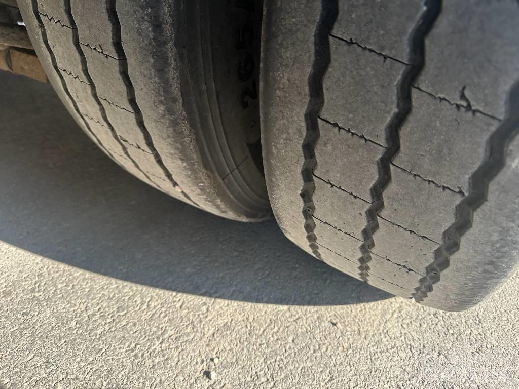 Knapen K 100 Tovorne pohodne polprikolice
