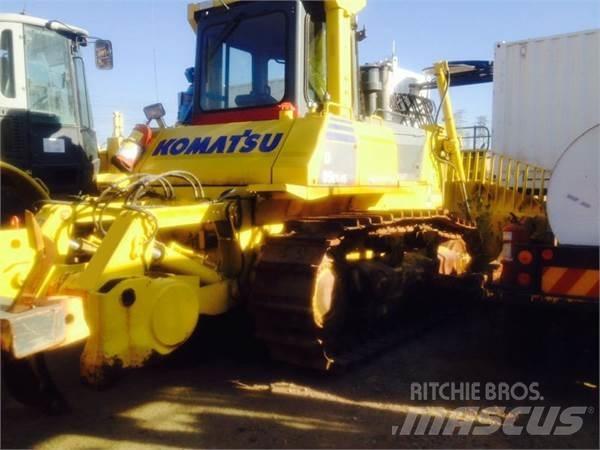 Komatsu D85EX-15 Buldožerji goseničarji
