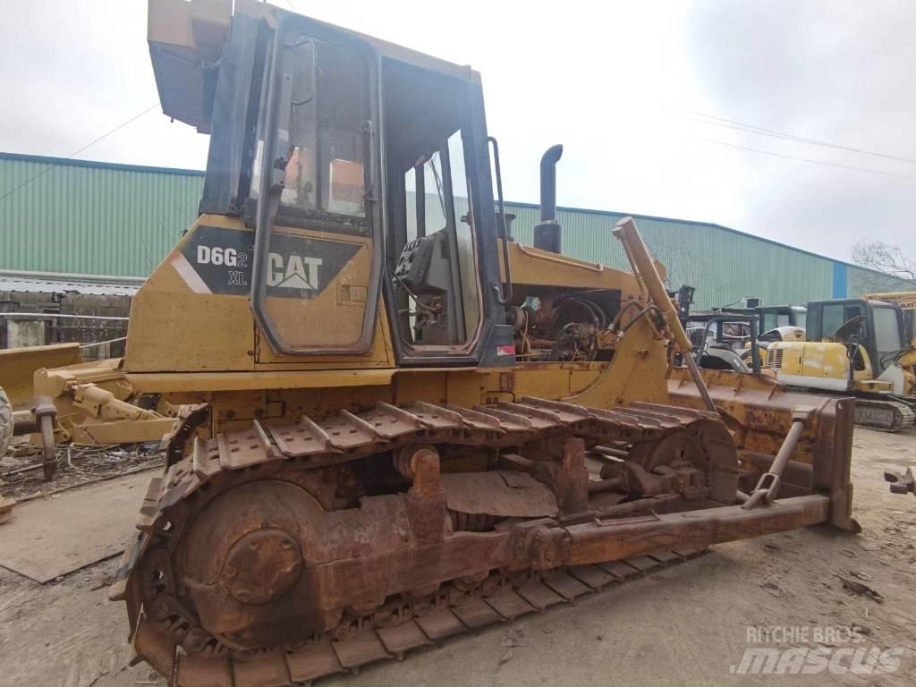 CAT D 6 G Buldožerji goseničarji