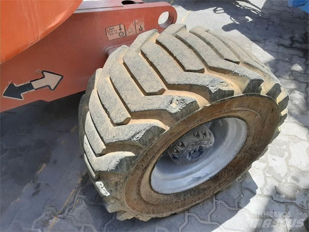 JLG 450AJ Zglobne dvižne ploščadi